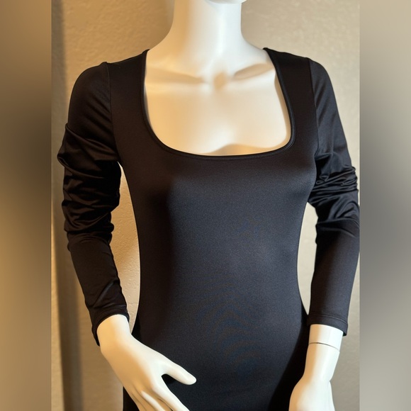 🥳♥️ Gianni Bini Black Mini Icon Knit Scoop Neck Long Sleeve Dress - Picture 5 of 8